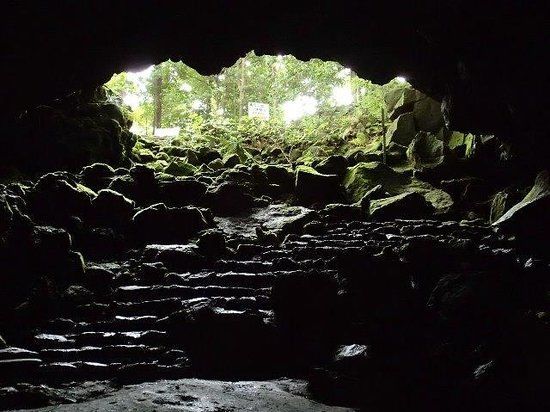 Komakado Kazaana Cave